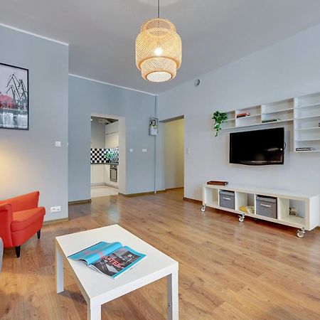 City Center, Art House & Family Stay By Downtown Apartments Гданьск Экстерьер фото