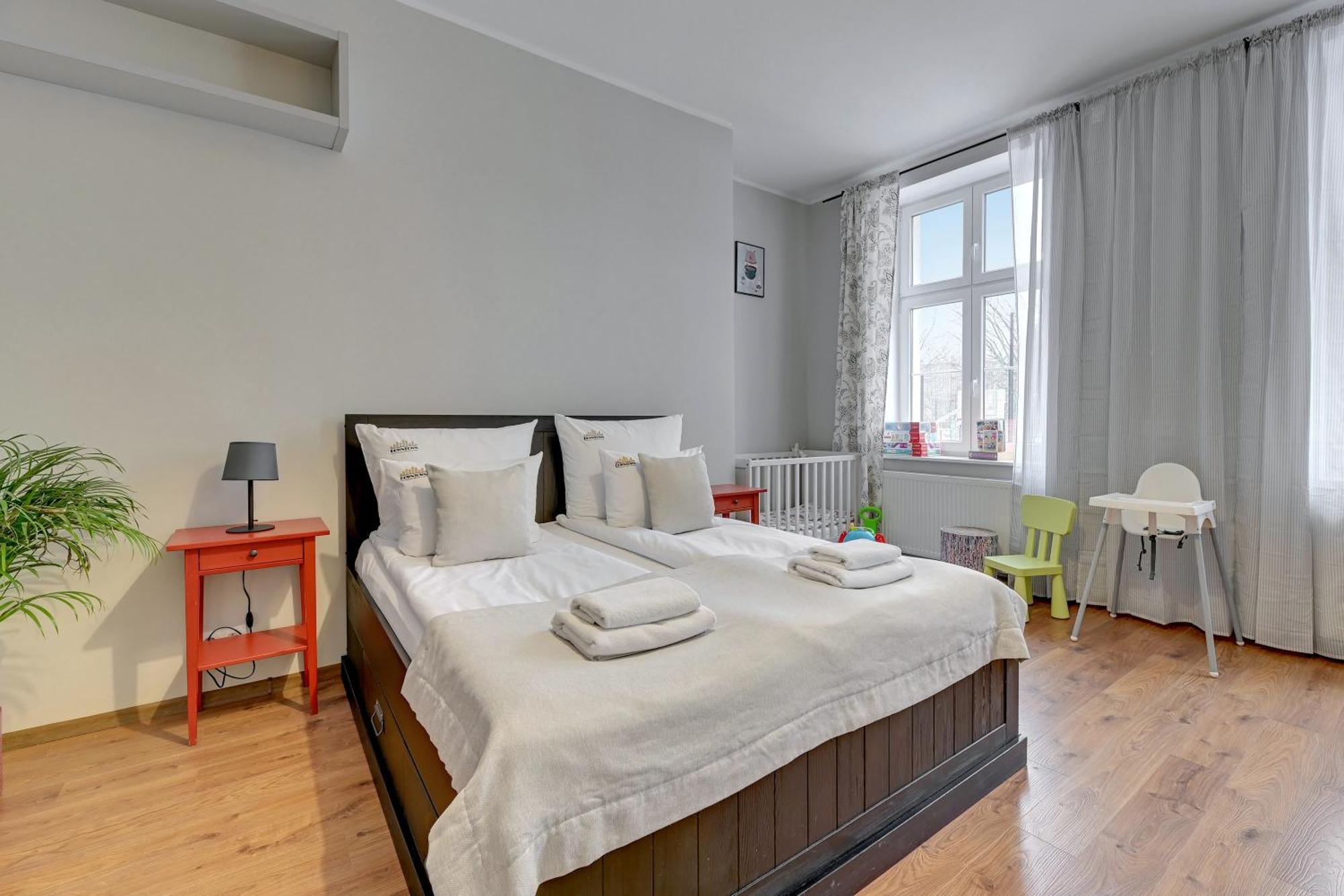 City Center, Art House & Family Stay By Downtown Apartments Гданьск Экстерьер фото